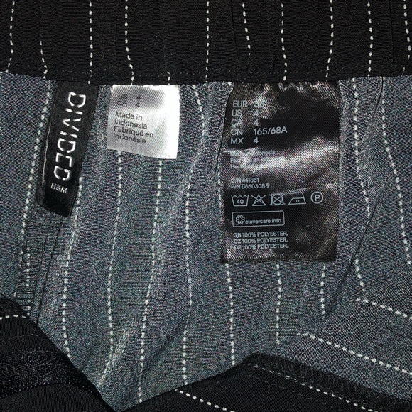 H&M vertical striped black pants - Picture 2 of 2